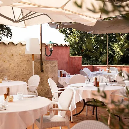 Отель Le Square 3*