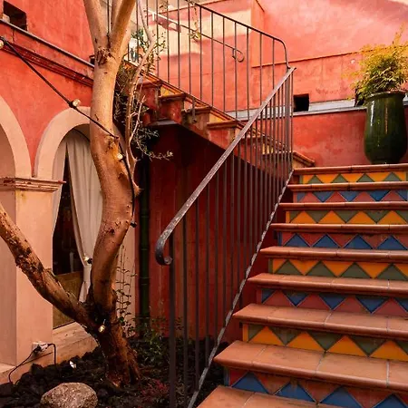 Отель Le Square Astaffort