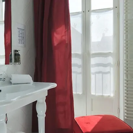 Le Square Отель Astaffort