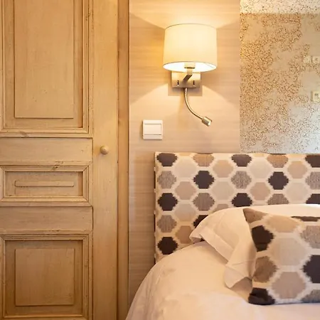 Le Square Hotel