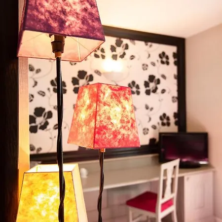 Отель Le Square Astaffort