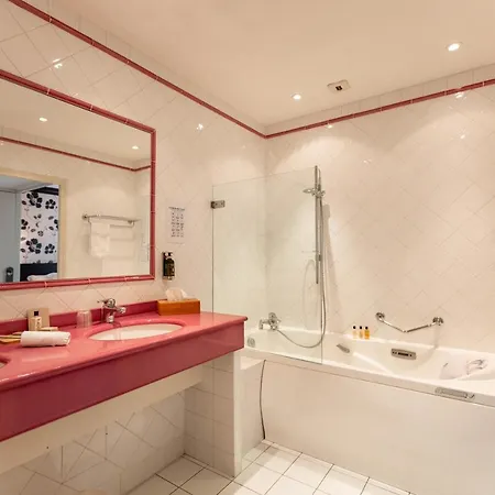 Отель Le Square