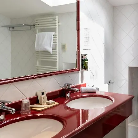 Le Square Hotel 3*
