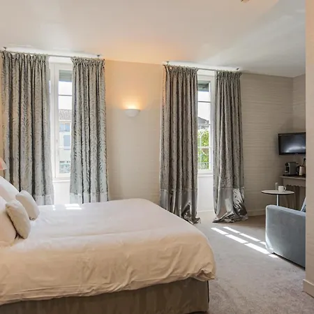 Le Square Hotel 3*