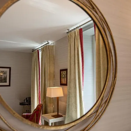 Le Square Hotel
