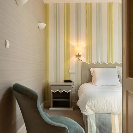 Le Square Hotel 3*