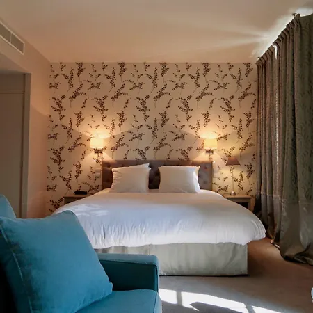 Отель Le Square Astaffort