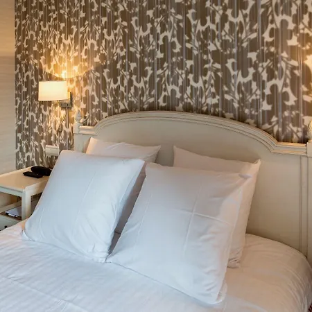 Отель Le Square 3*