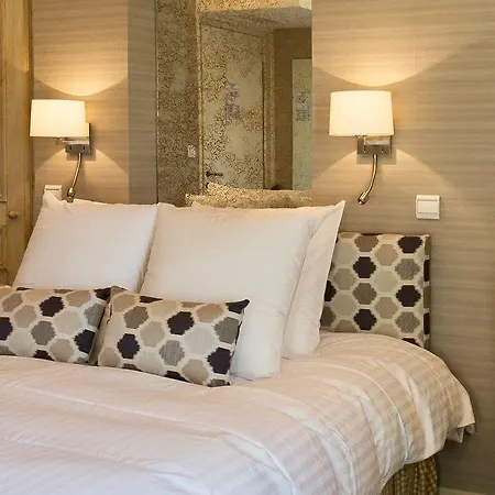 Le Square Отель