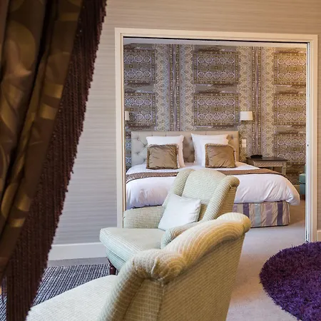 Отель Le Square 3*