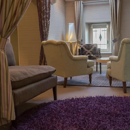 Отель Le Square Astaffort