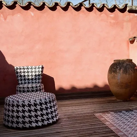 Le Square Отель Astaffort