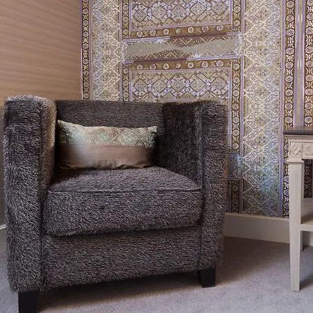 Le Square Отель