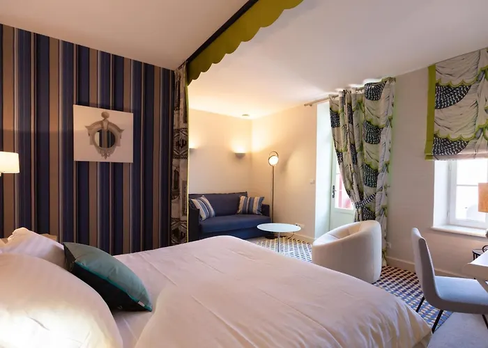 Le Square Hotel Astaffort